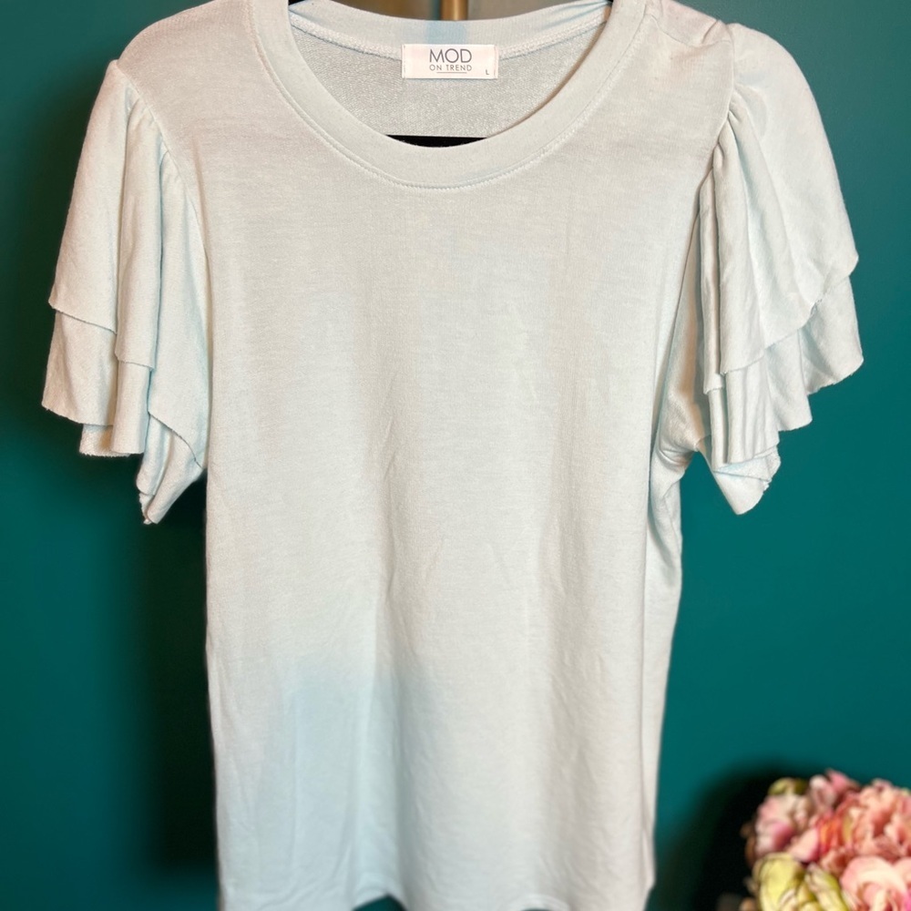 MOD Women's Light Green Ruffle Sleeve Top